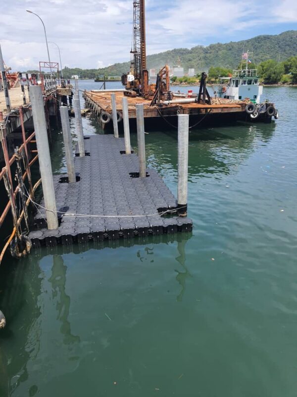 Project Pembinaan Floating Jetty (Daerah Maritim KK) R K Engineering